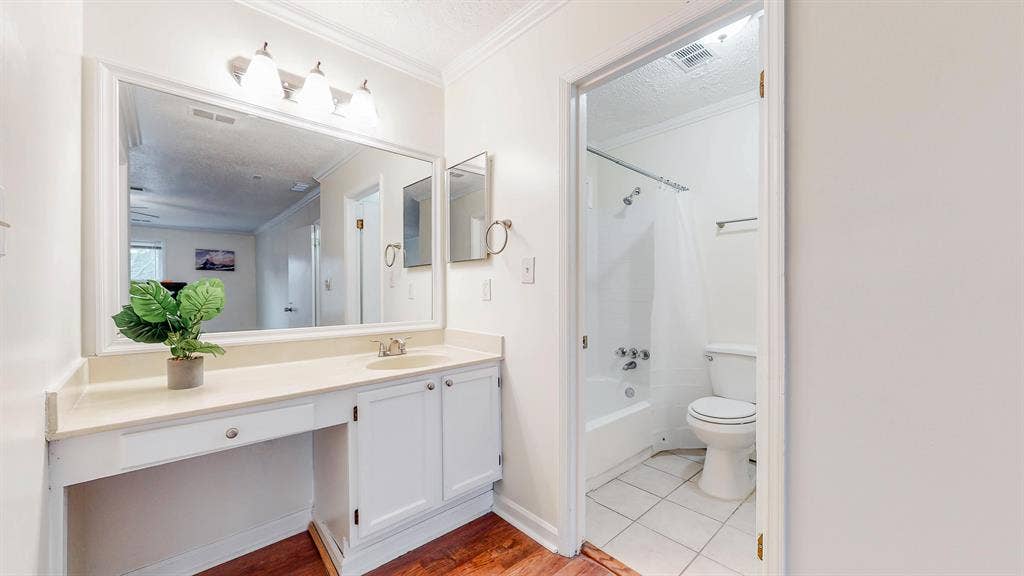 9 BR in Stone Mountain