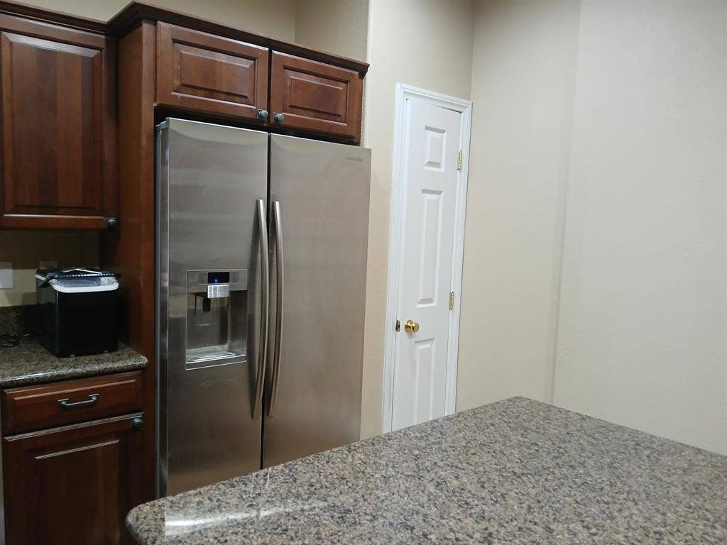8 BR in Henderson