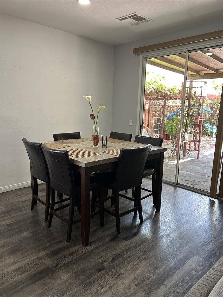 6 BR in North Las Vegas