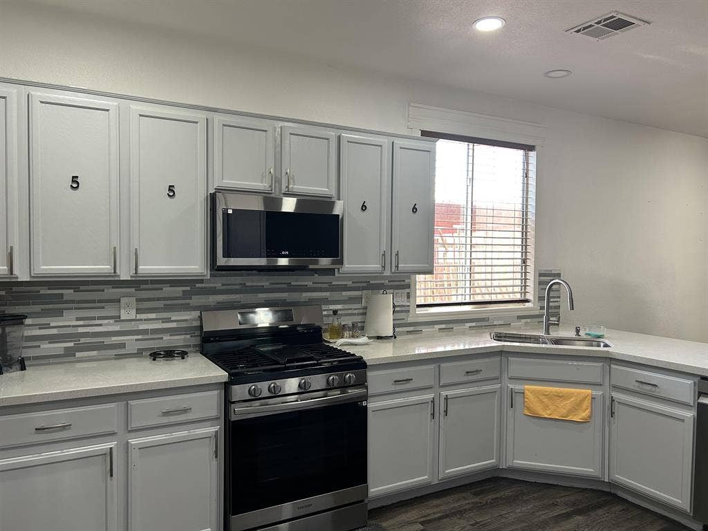 6 BR in North Las Vegas