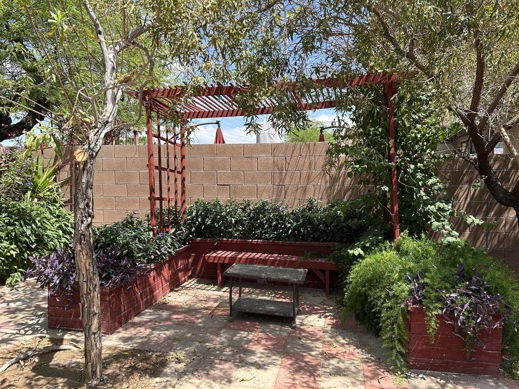 6 BR in North Las Vegas