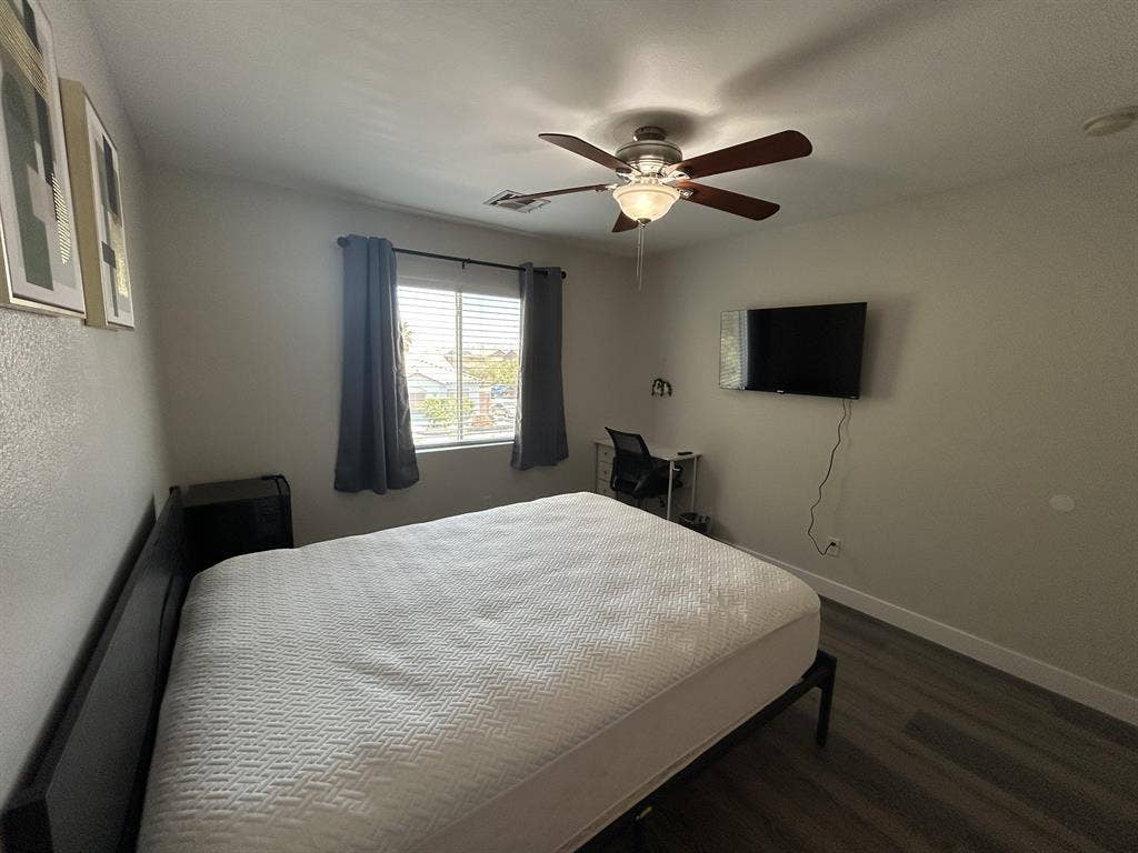 6 BR in North Las Vegas