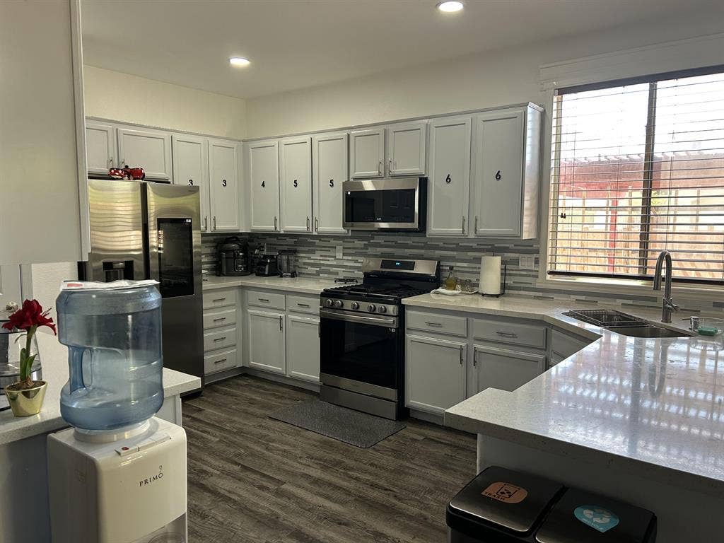 6 BR in North Las Vegas