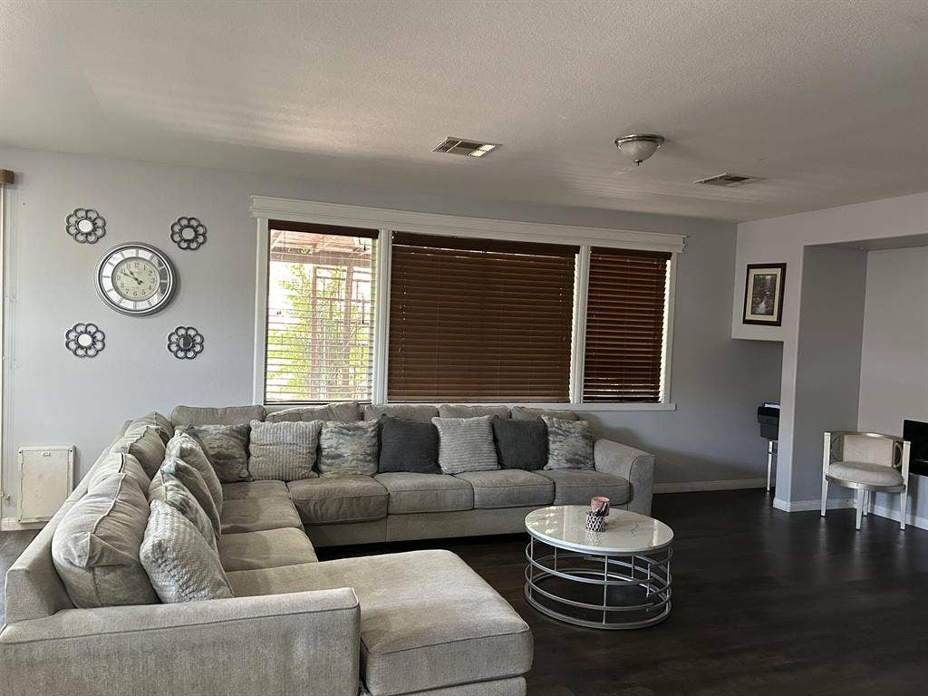 6 BR in North Las Vegas