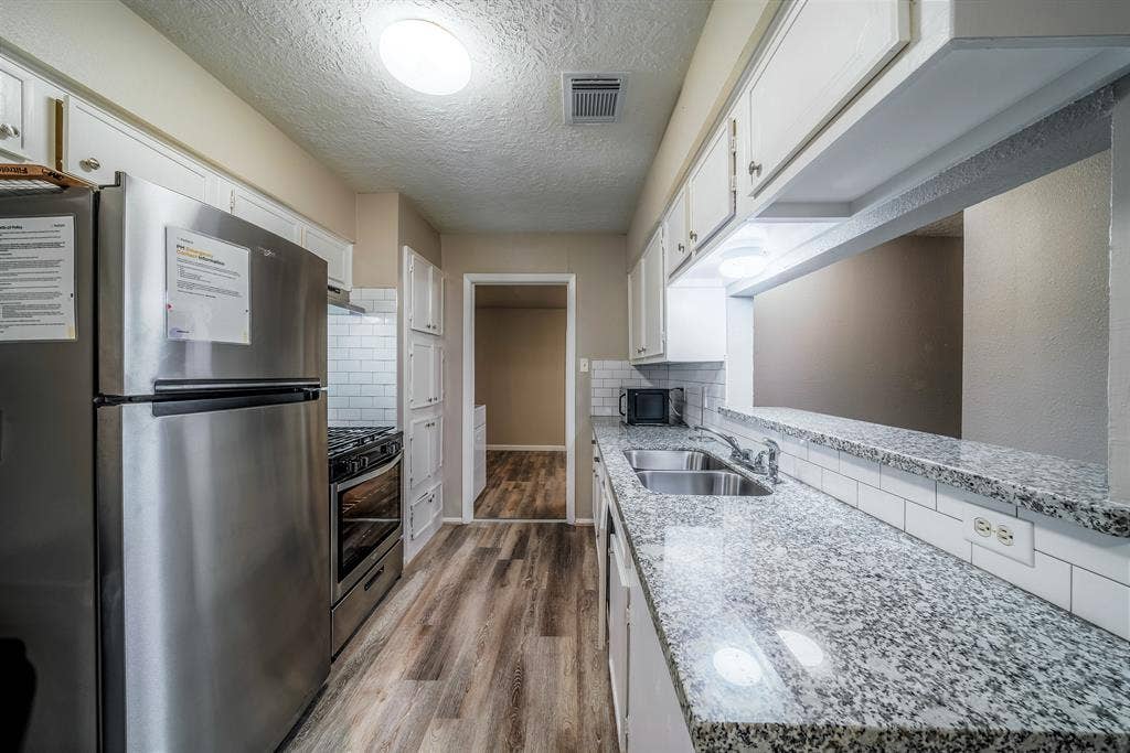 8 BR in Houston