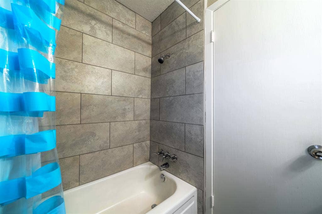 8 BR in Houston