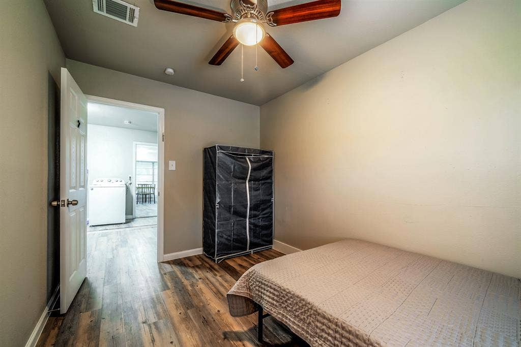 8 BR in Houston
