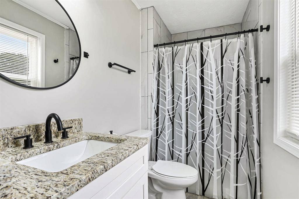 5 BR in Douglasville