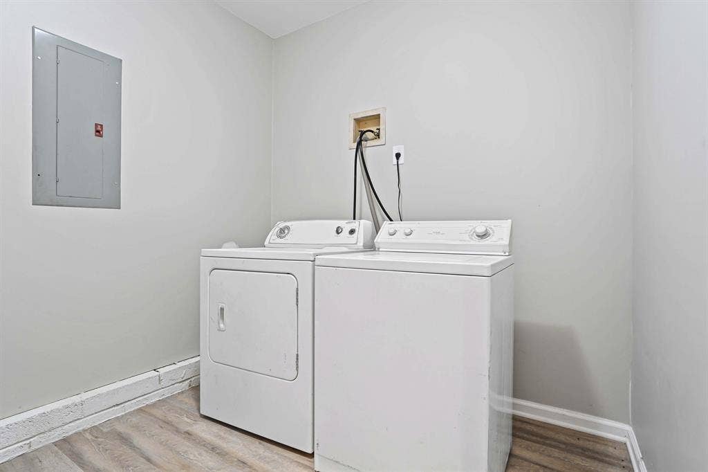 5 BR in Douglasville