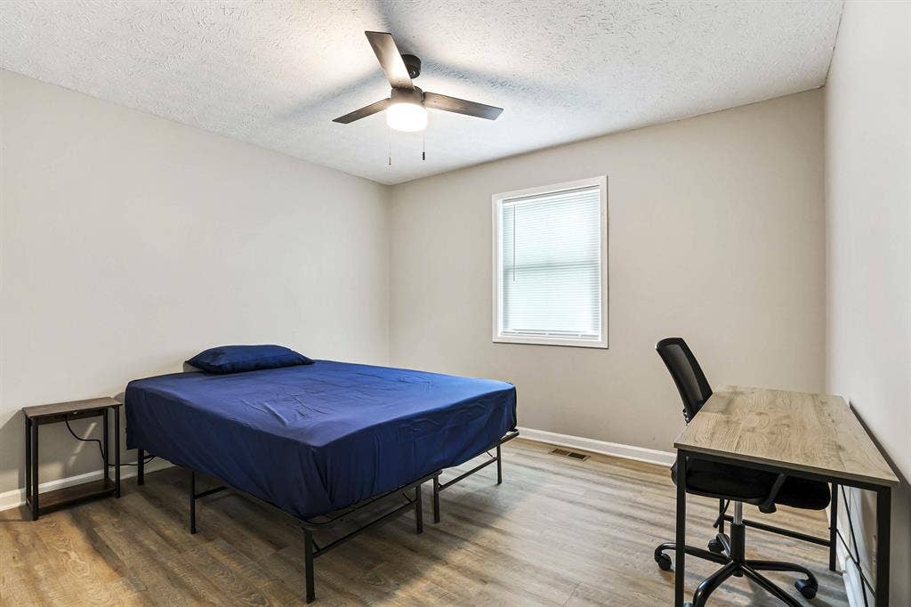 5 BR in Douglasville