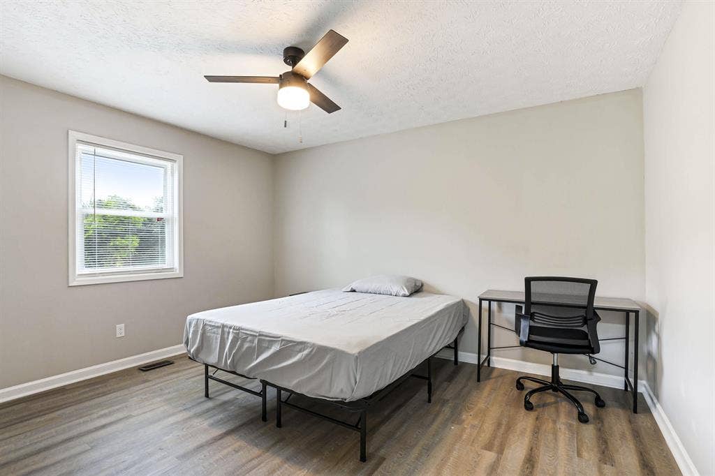 5 BR in Douglasville