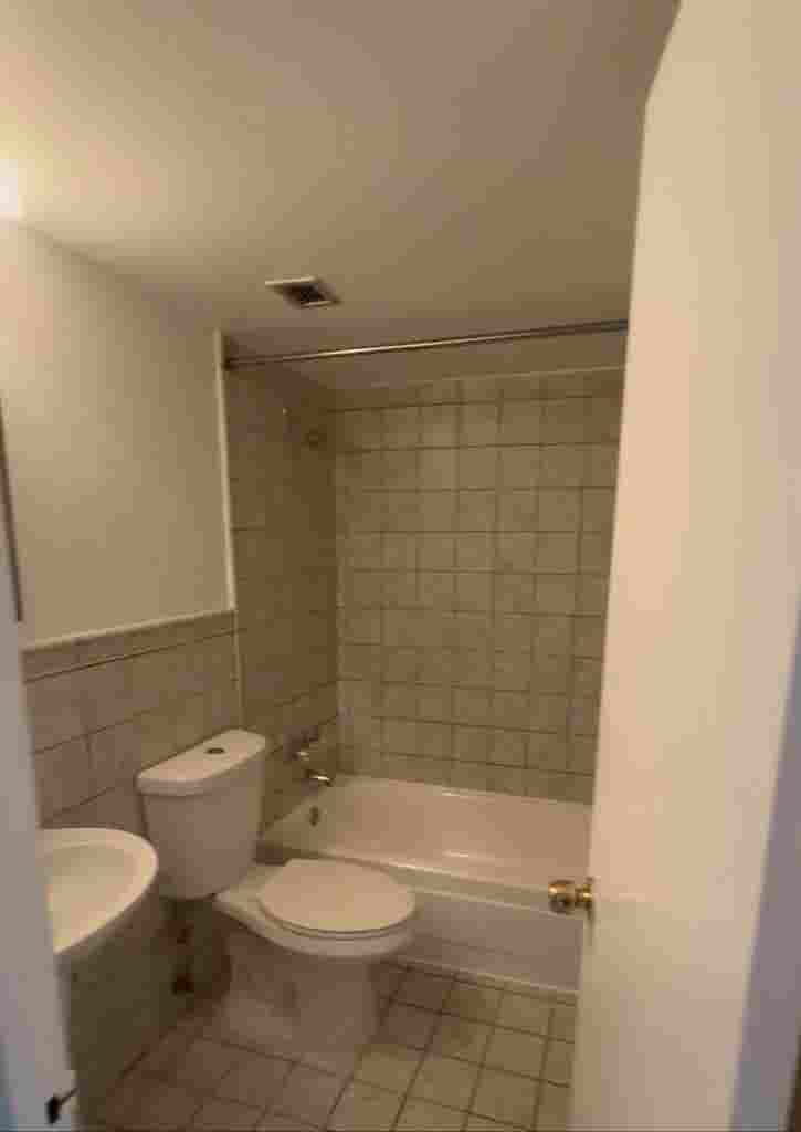 Se renta habitación amoblada