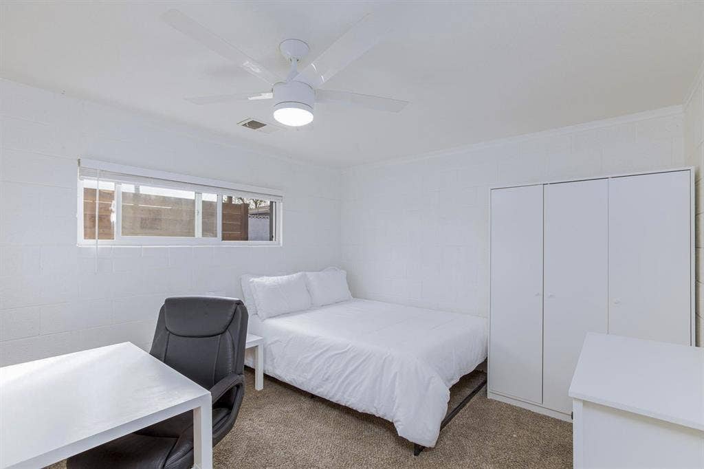 8 BR in Las Vegas