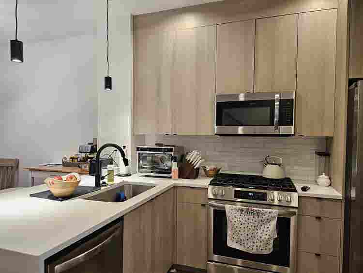 Looking for a female roommate