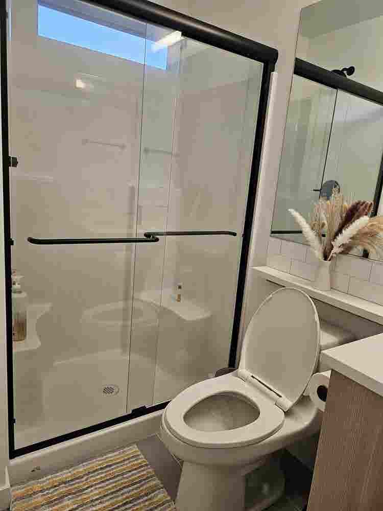 Looking for a female roommate