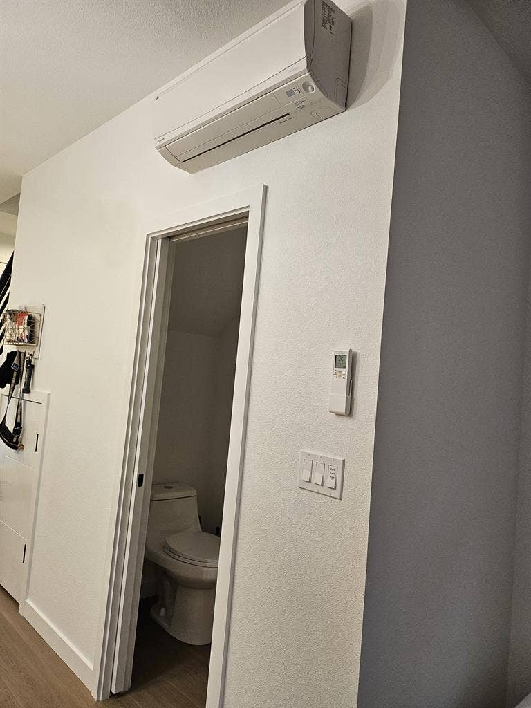 Looking for a female roommate