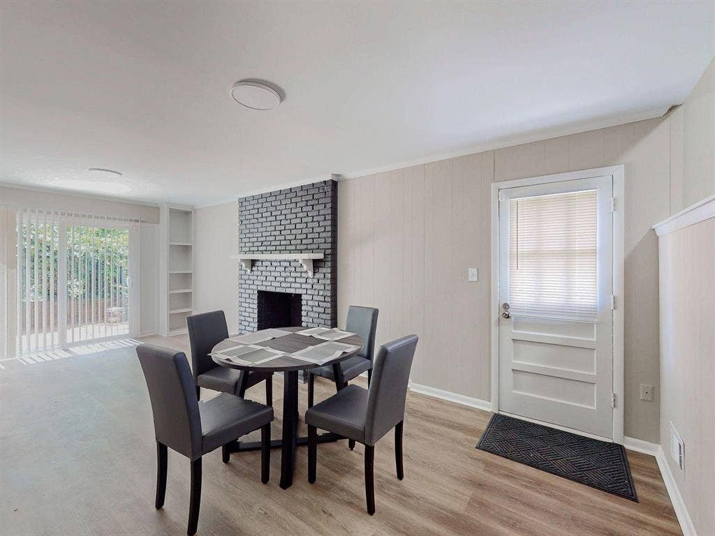 6 BR in Decatur