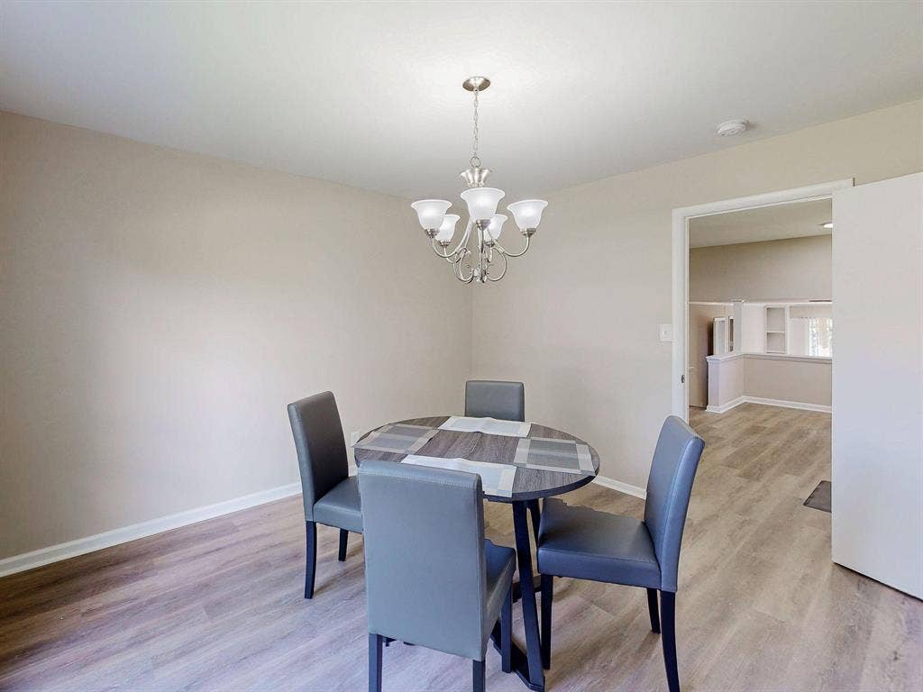 6 BR in Decatur