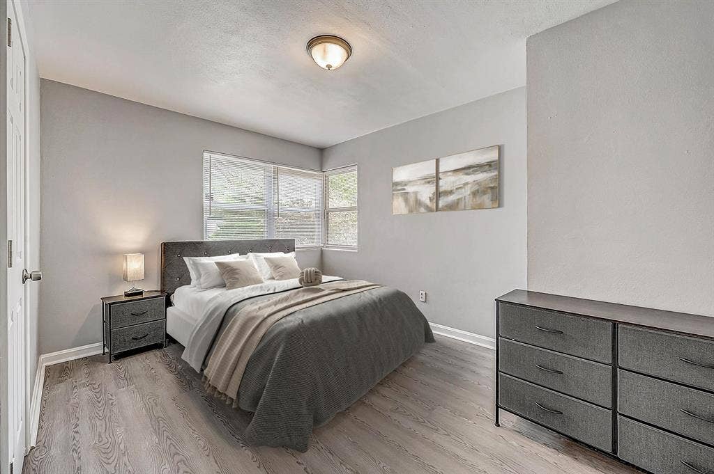 9 BR in Jacksonville