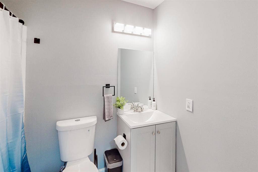 6 BR in Stone Mountain