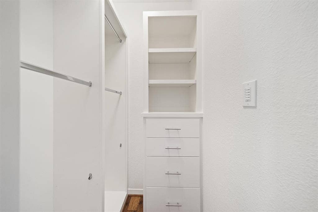 6 BR in Katy