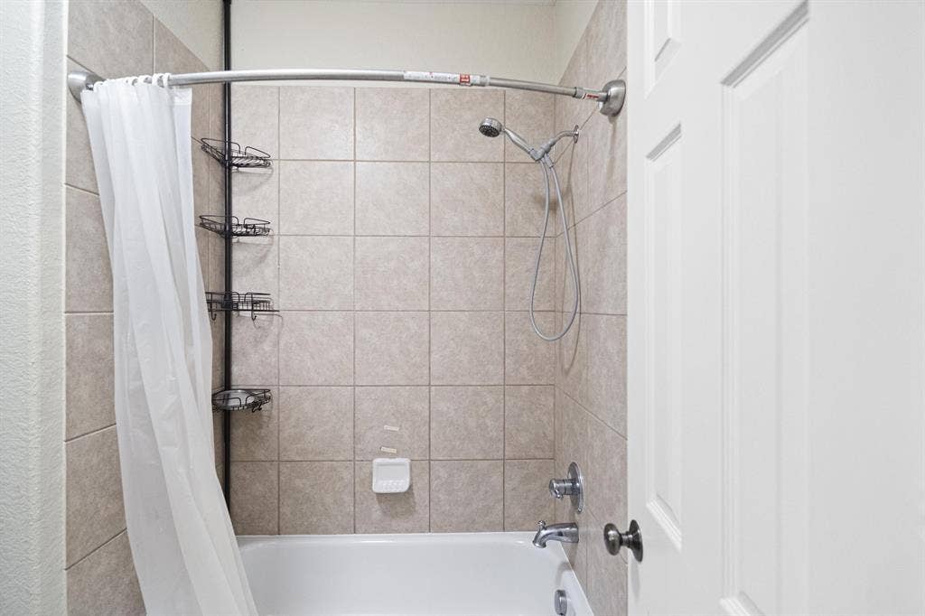 6 BR in Katy