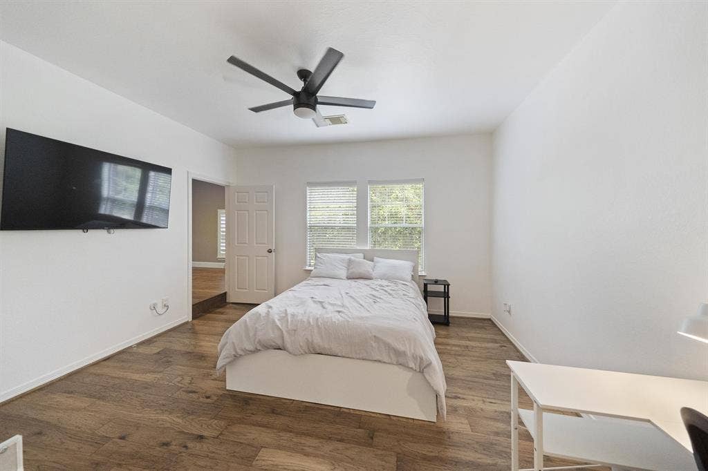 6 BR in Katy