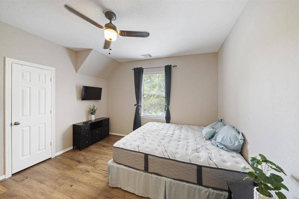 6 BR in Katy