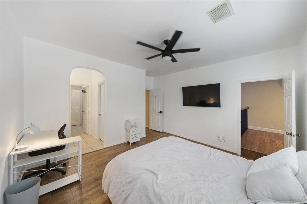6 BR in Katy