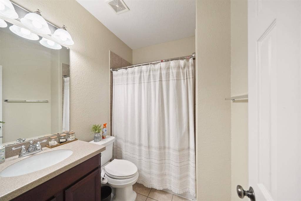 6 BR in Katy