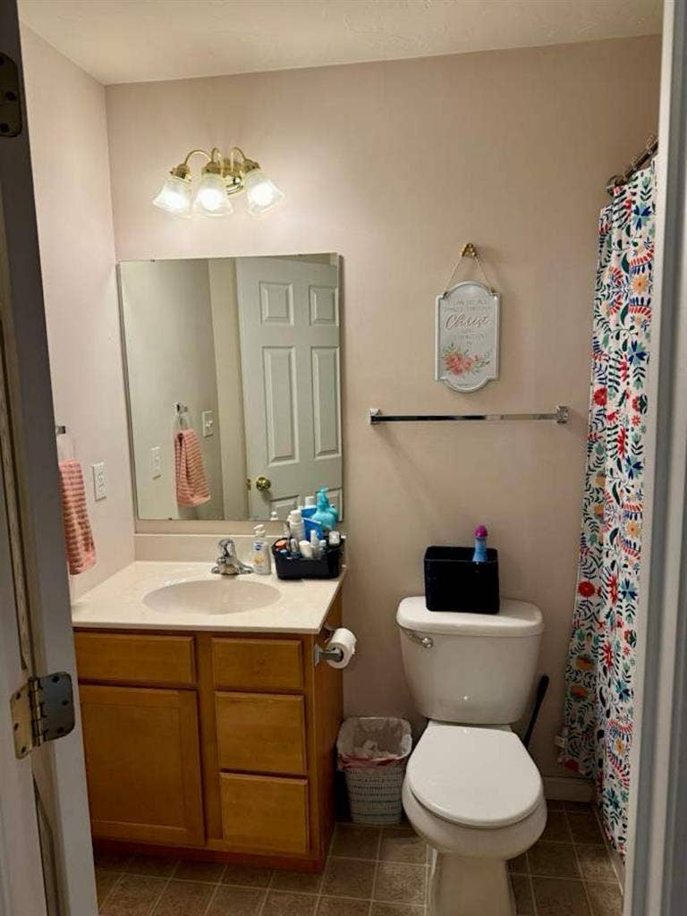 Private room in west York townhouse