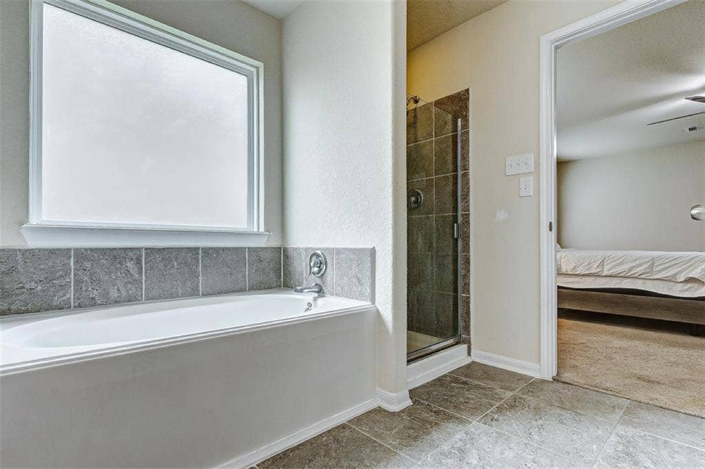 Private room available in Katy