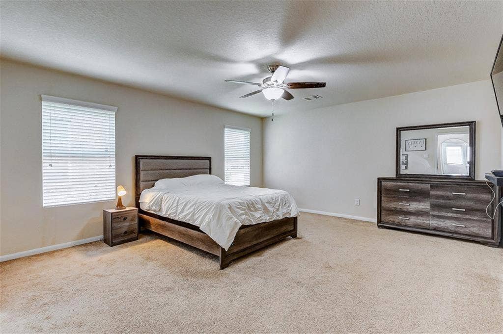 Private room available in Katy