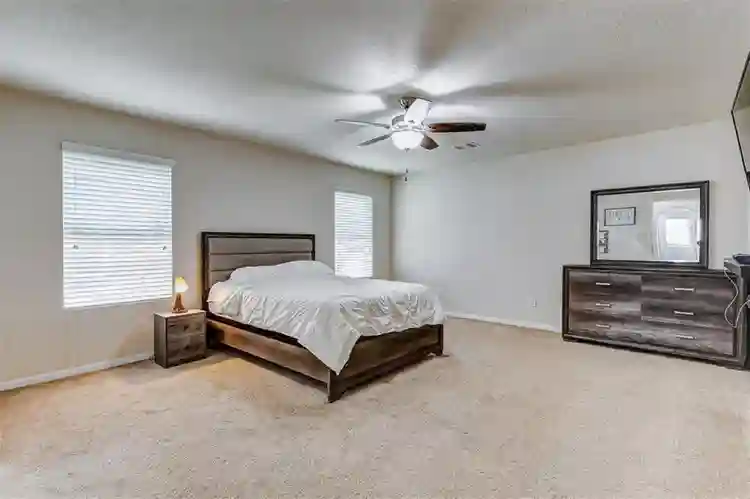 Private room available in Katy