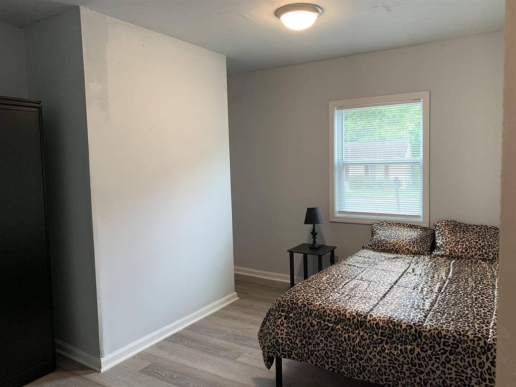 7 BR in Stone Mountain