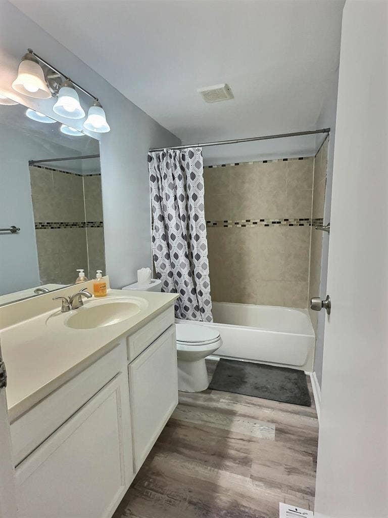 7 BR in Stone Mountain