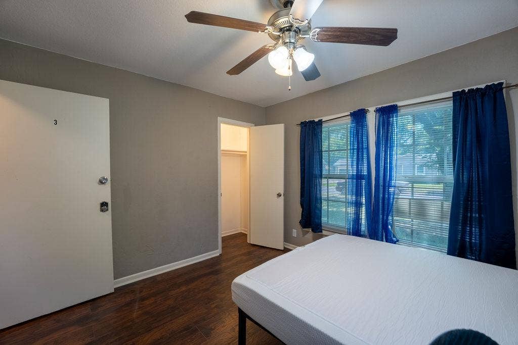 8 BR in Haltom City