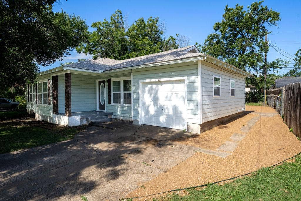 8 BR in Haltom City