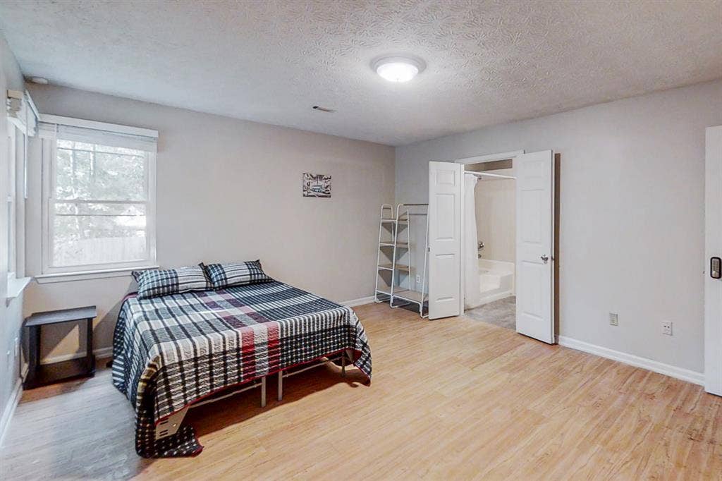 9 BR in Jonesboro