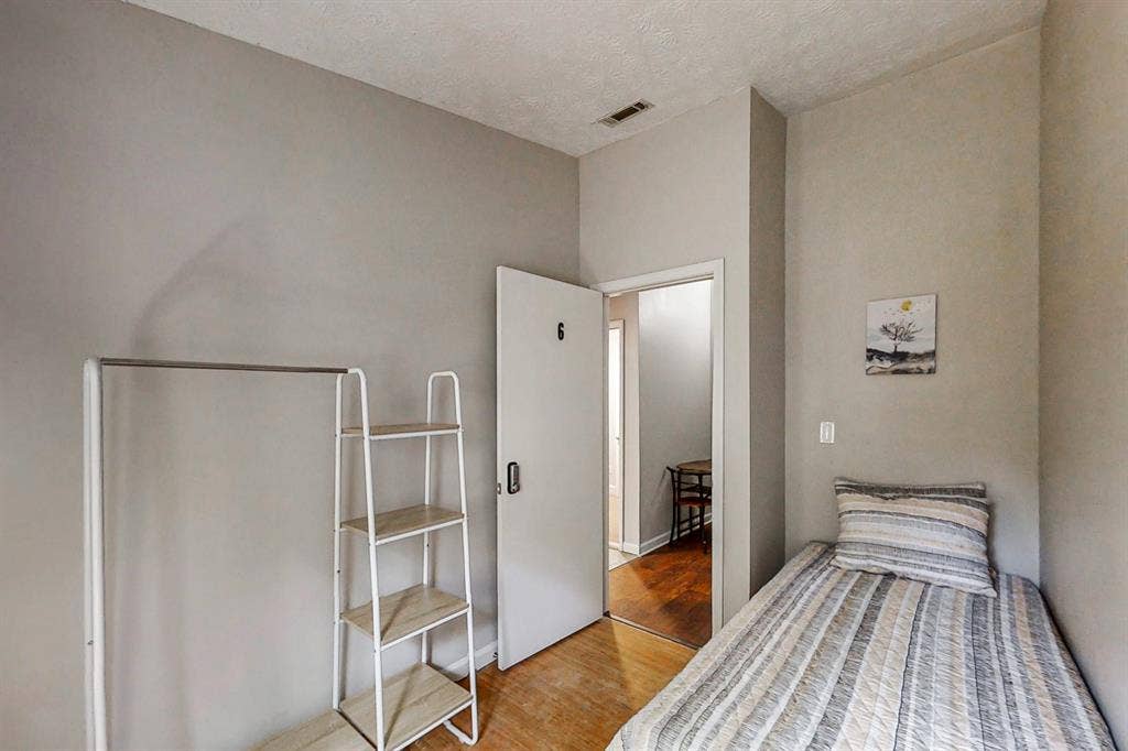 9 BR in Jonesboro