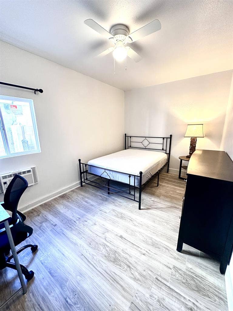 6 BR in Las Vegas