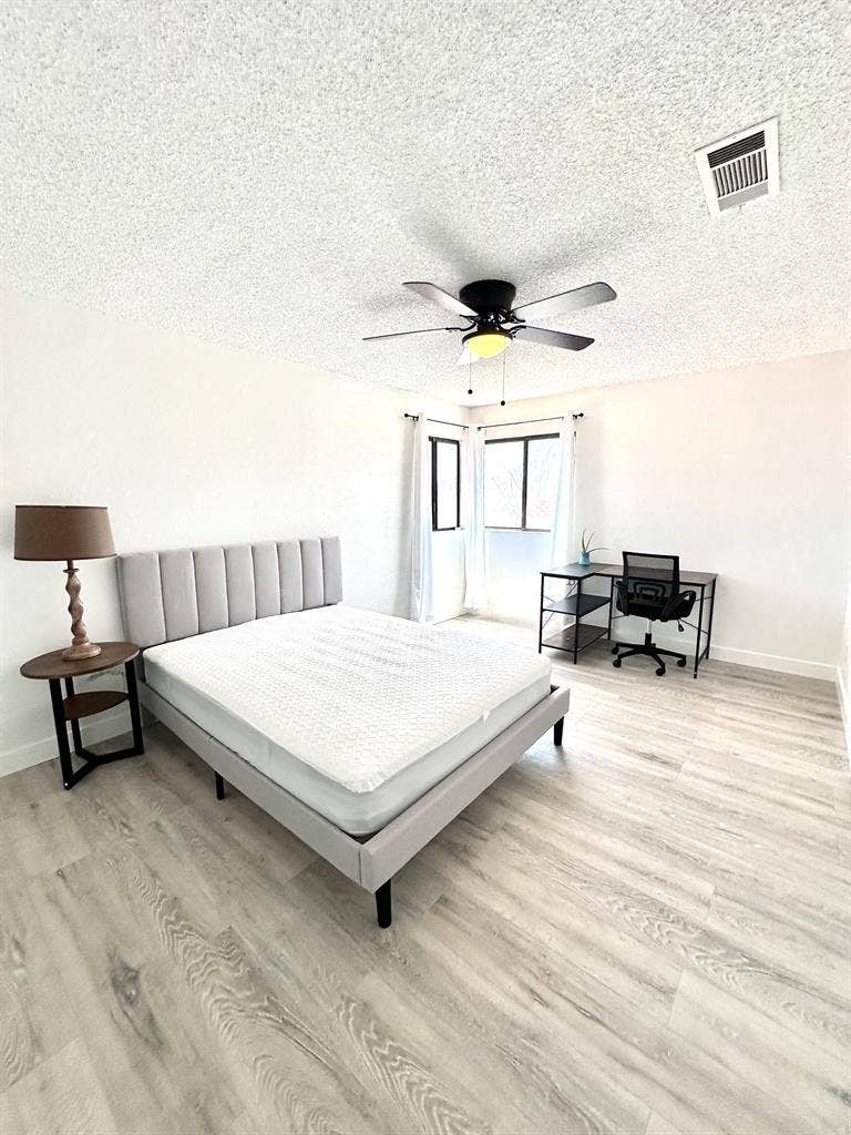 6 BR in Las Vegas