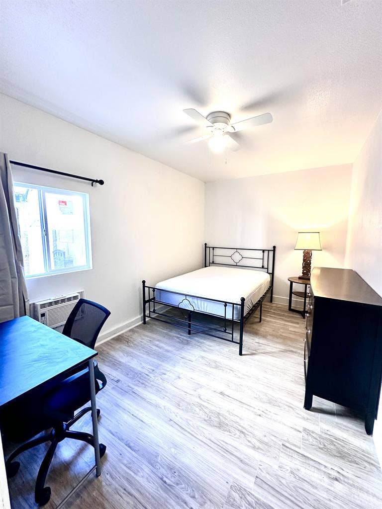 6 BR in Las Vegas