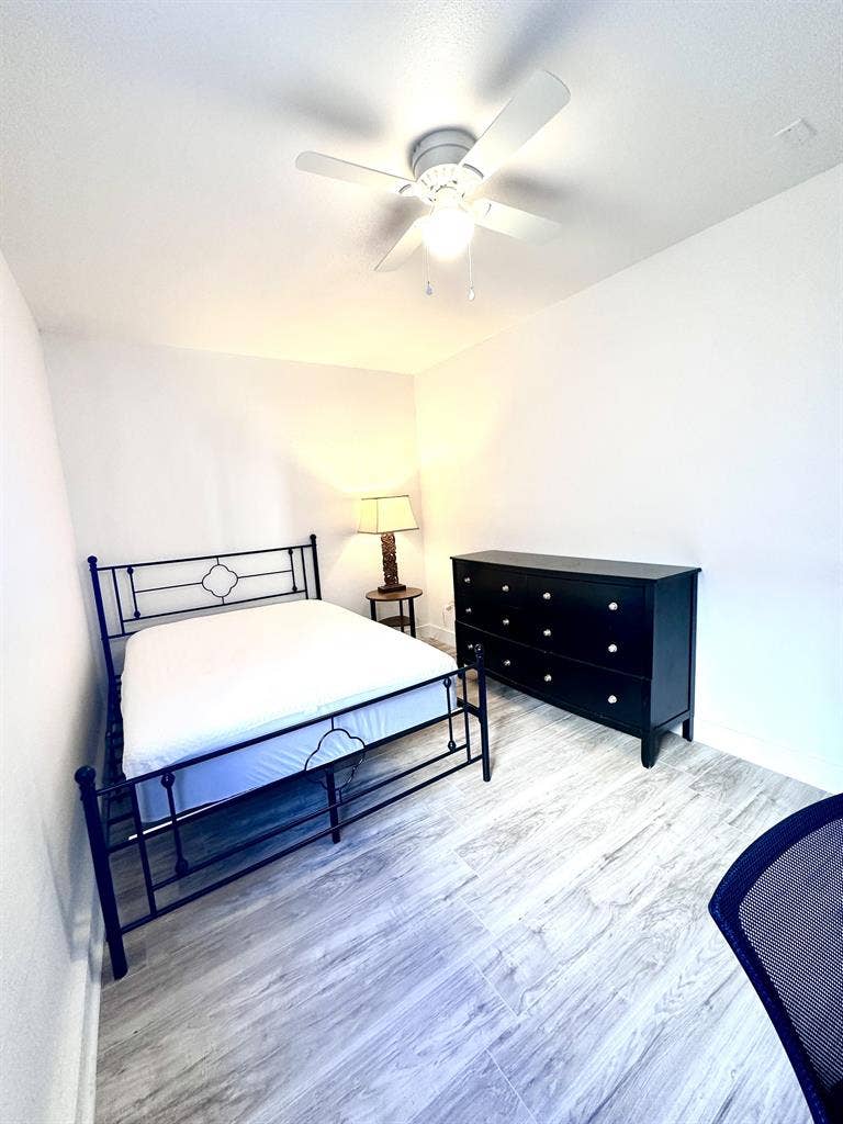 6 BR in Las Vegas