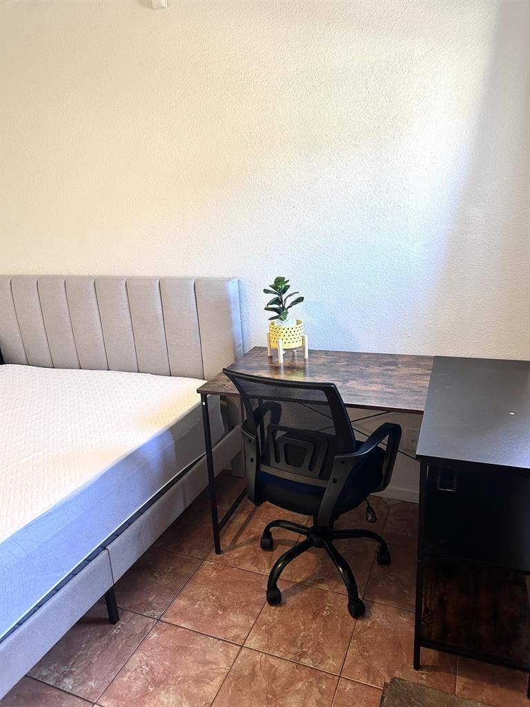 6 BR in Las Vegas