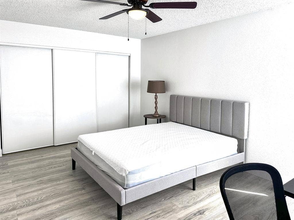 6 BR in Las Vegas