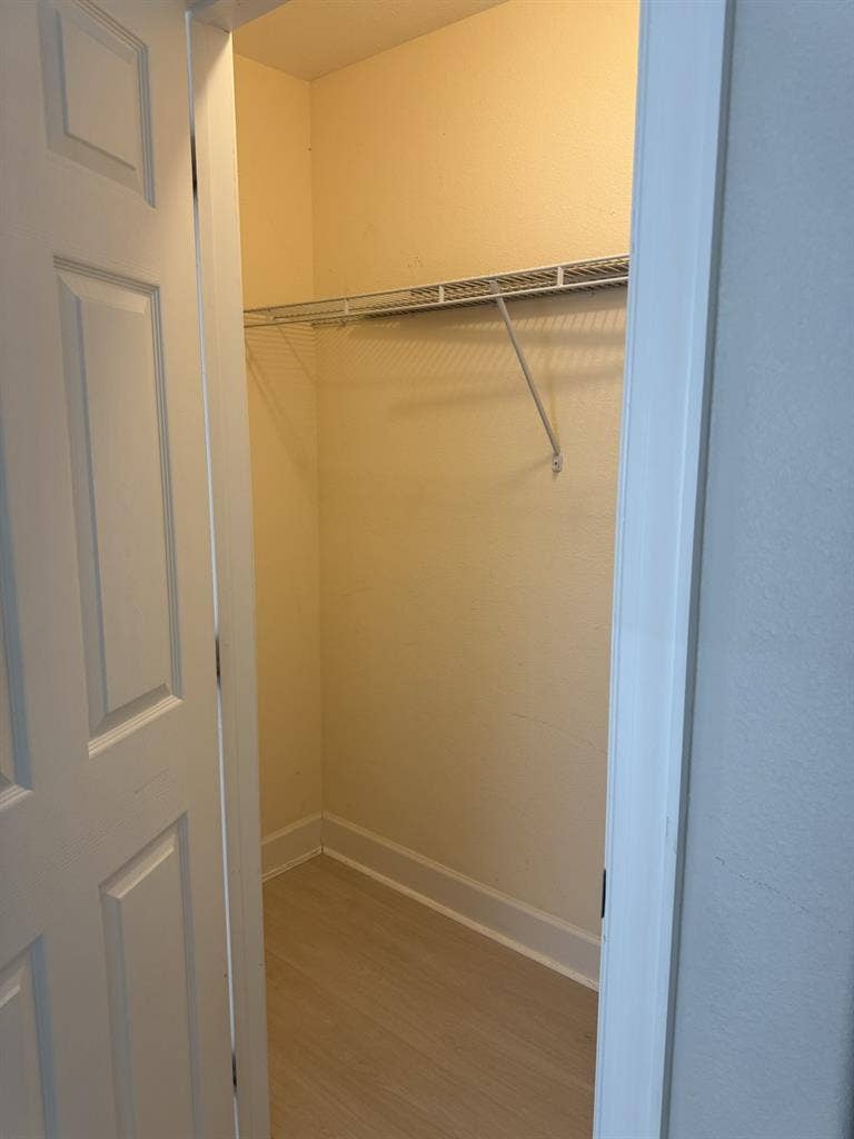 Private BD/BA in Renovated Townhome