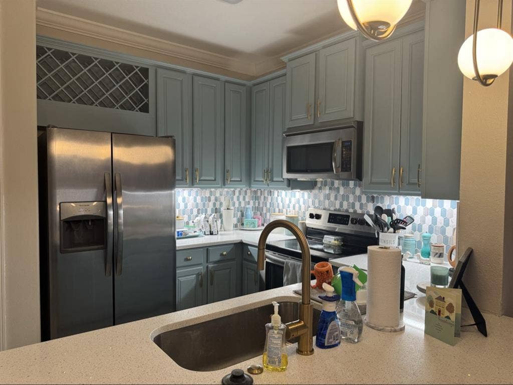 Private BD/BA in Renovated Townhome