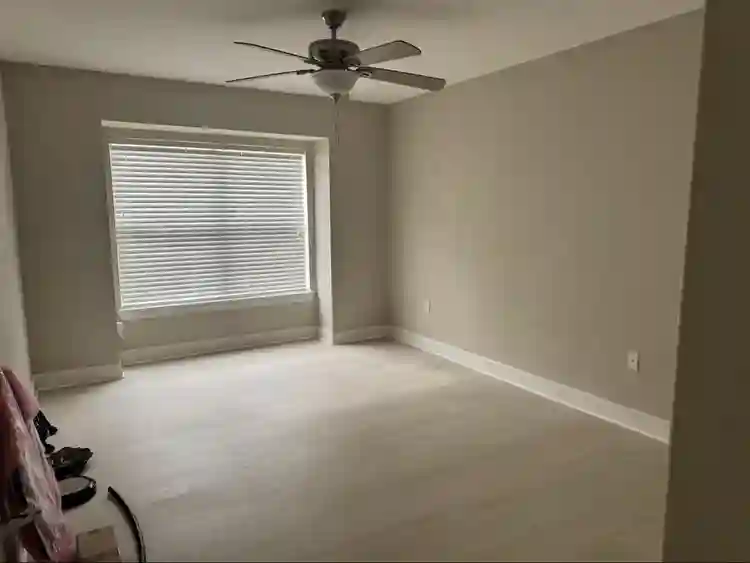 Private BD/BA in Renovated Townhome