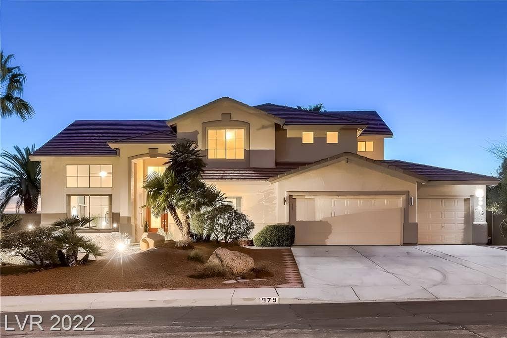 6 BR in Las Vegas